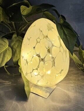 Merkury Innovations nwt Confetti Glass LED Light lamp Egg white Glass with white